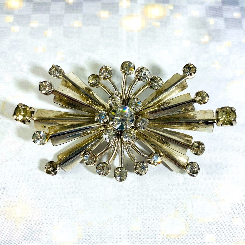 Killer 1950’s vintage silver-tone rhinestone atomic starburst pin